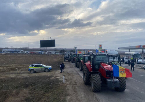 Fermierii au blocat drumurile – problemele lor nu sunt rezolvate