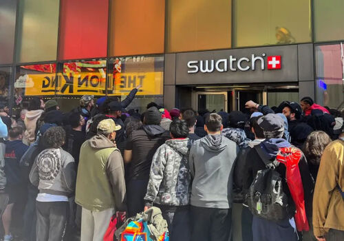 Noua colecție Swatch a devenit haotică
