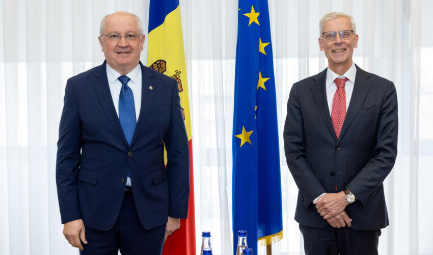 Alexandru Munteanu and Marnix van Rey.