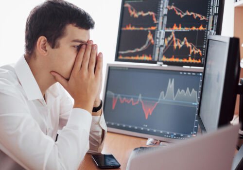 Acțiunile PayPal s-au prăbușit cu mai mult de 17%