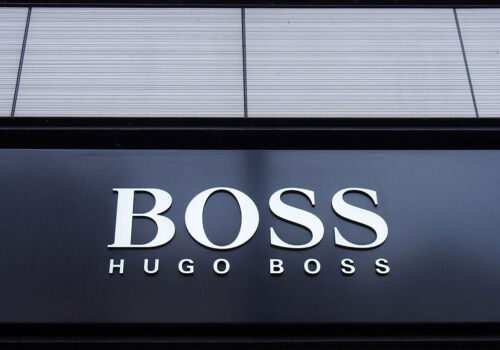 Hugo Boss a recomandat acționarilor să respingă oferta Frasers în valoare de 2 miliarde de euro Hugo Boss a recomandat acționarilor să respingă oferta Frasers în valoare de 2 miliarde de euro