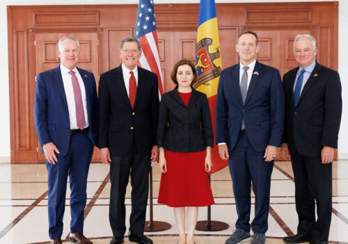 Senatori americani republicani și democrați, în vizită la Chișinău pentru discuții cu conducerea Republicii Moldova