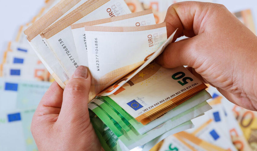 Salariul minim în Polonia este mai mare decât salariul mediu din Moldova salariul