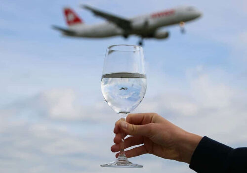 Pasagerii turbulenți ar putea determina închiderea zborurilor din Marea Britanie Pasagerii turbulenți ar putea determina închiderea zborurilor din Marea Britanie