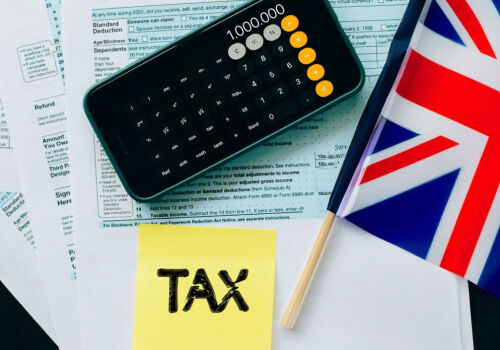 O taxă de 2% pentru miliardari ar putea aduce Marii Britanii 10 miliarde de lire sterline pe an O taxă de 2% pentru miliardari ar putea aduce Marii Britanii 10 miliarde de lire sterline pe an