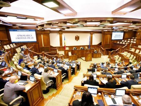 Парламенту не до работы Парламенту не до работы