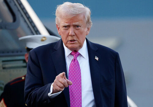 Трамп потребовал от Ирана немедленной сделки «пока в стране ещё осталось что-то целое»