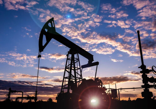 На мировом рынке нефти сохранится профицит предложения