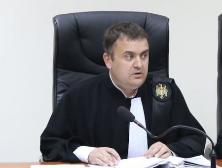 Судебная система: отставка за отставкой Судебная система: отставка за отставкой