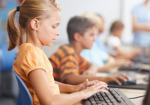 Schools and kindergartens will receive digital equipment worth 15.5 million lei