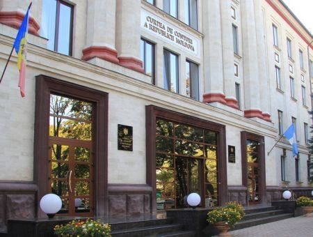 Счетная палата: образованию переплатили