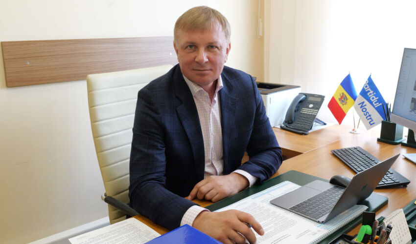 Константин Куюмжу