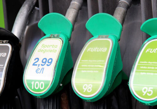 Letonia introduce o taxă de solidaritate pentru comercianții de carburanți Letonia introduce o taxă de solidaritate pentru comercianții de carburanți