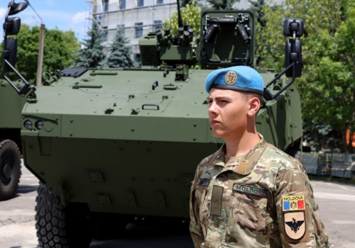 Молдова получила первые пять бронетранспортеров «Пиранья-5», подаренных Германией Молдова получила первые пять бронетранспортеров «Пиранья-5», подаренных Германией