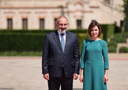 Sandu l-a felicitat pe Pașinian