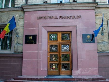 «Недобор» дефицита из-за внешней помощи