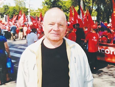 Поэт-подполковник и его стихии Поэт-подполковник и его стихии