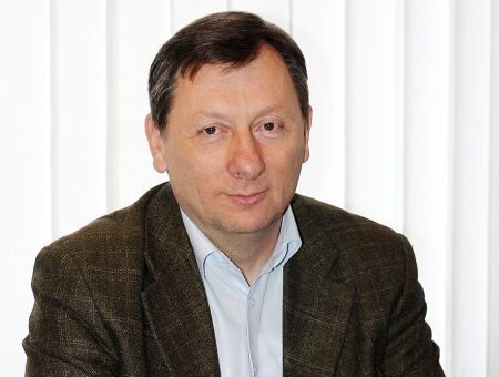 «Опять скрипит потертое седло…» «Опять скрипит потертое седло…»