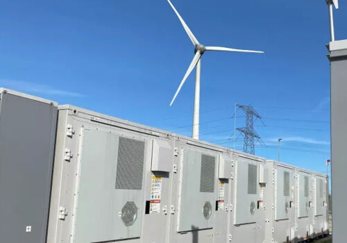 Investitorii au oferit la licitație proiecte pentru stocarea a peste 300 MWh de energie Investitorii au oferit la licitație proiecte pentru stocarea a peste 300 MWh de energie