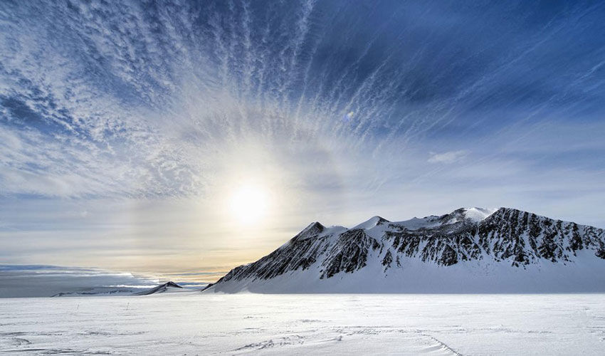 Structura subglaciară a Antarcticii dezvăluie canale și văi