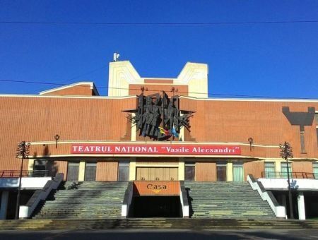 Сюрприз для храма Мельпомены Сюрприз для храма Мельпомены