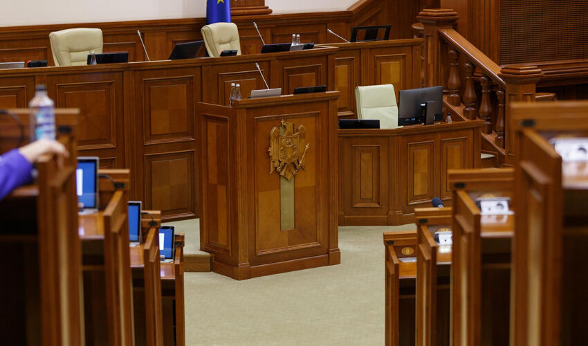 Парламент собирается на весеннюю сессию