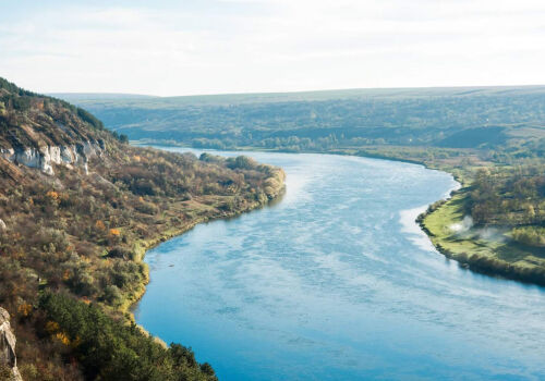 Нефть продолжает поступать в Днестр