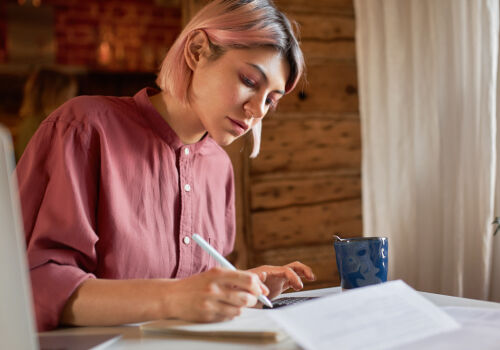 Business Insider: в США из-за ИИ вырос спрос на авторов текстов