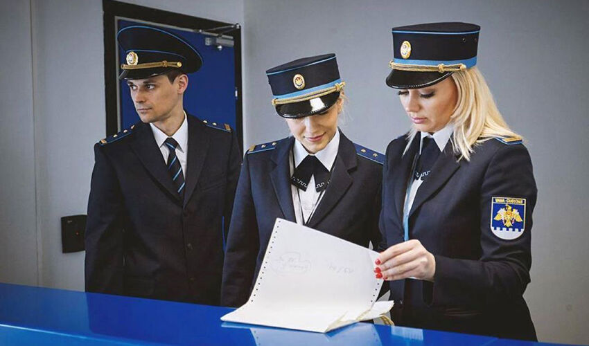 Бизнес осваивает «цифровую таможню» Бизнес осваивает «цифровую таможню»