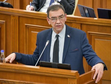 Жизнь взаймы не дает экономике расти