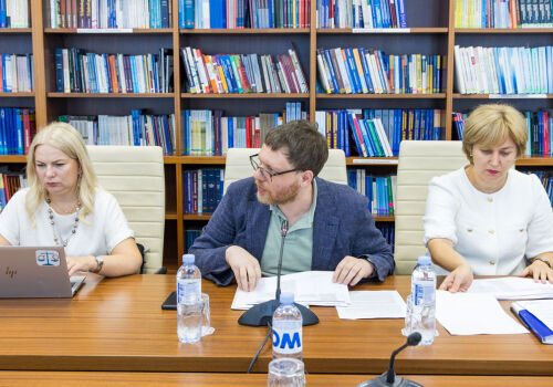 Pașapoartele diplomatice – motiv de dispute în Parlament