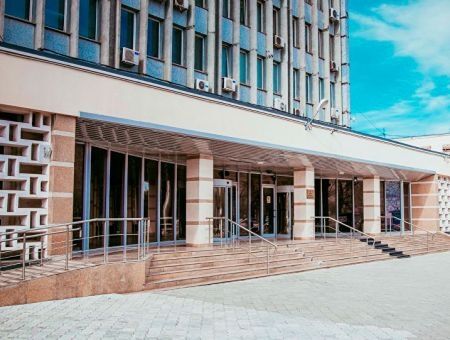 НБМ осторожно форсирует НБМ осторожно форсирует