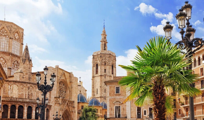 Очередной испанский город вводит ограничения для туристов Валенсия