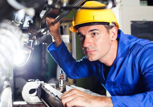 The labor force decreased in the first quarter