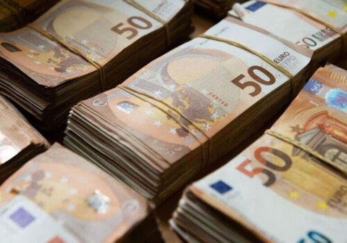 Rezervele valutare au stabilit un nou record