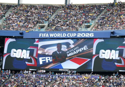Fotbalul și publicitatea: eliminarea mărcilor din stadioanele Cupei Mondiale din 2026 Fotbalul și publicitatea: eliminarea mărcilor din stadioanele Cupei Mondiale din 2026