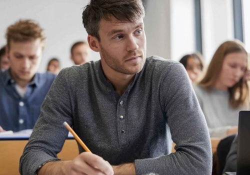 România se află pe primul loc în clasamentul negativ al Europei privind abandonul școlar în universități și școli