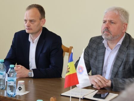 Подрядчиков ещё надо поискать