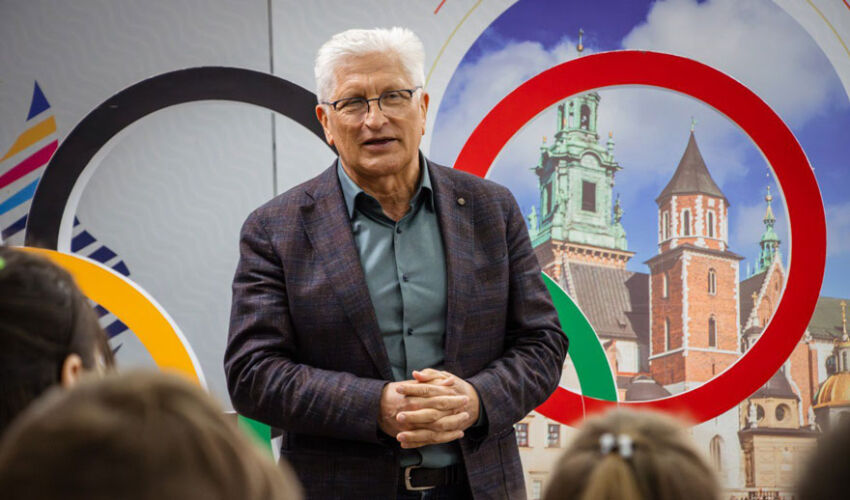 Николае Журавский: «Олимпийцы дают молодому поколению положительный пример» Николае Журавский: «Олимпийцы дают молодому поколению положительный пример»