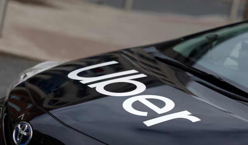 O nouă bătălie pentru piața livrărilor: Uber pornește în urmărirea lui Delivery Hero Uber