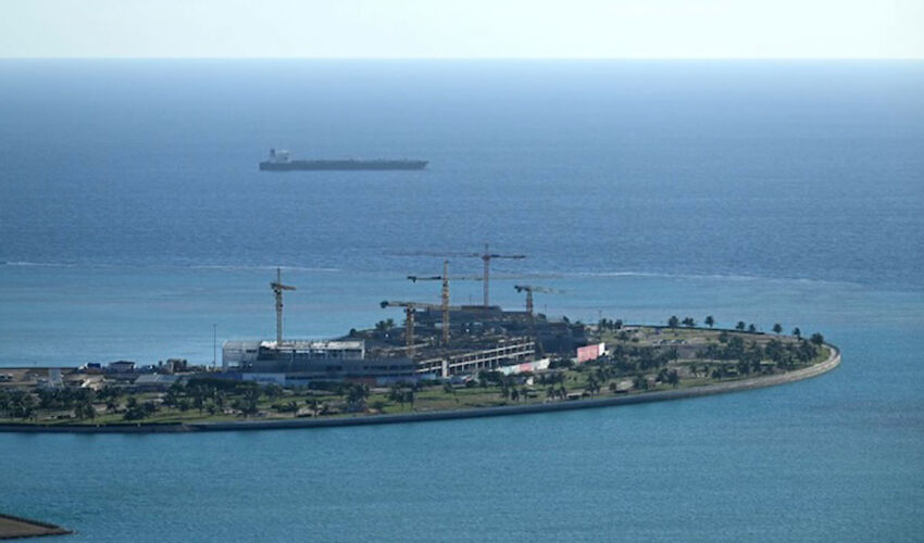 Саудовская Аравия предлагает перенаправить нефть через Красное море красное море