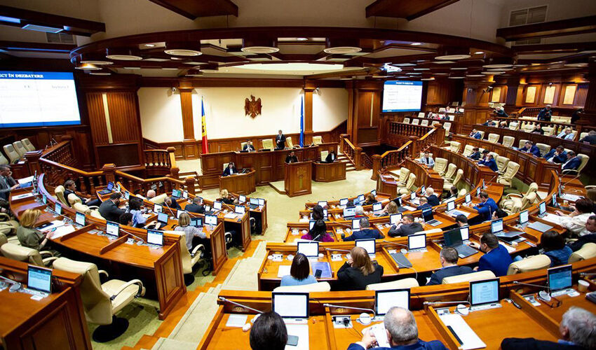 Парламент принял «закамуфлированную» налоговую политику Парламент принял «закамуфлированную» налоговую политику