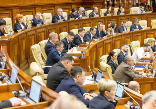 Pragul de înregistrare a plătitorilor de TVA până la 1,7 milioane de lei, aprobat definitiv