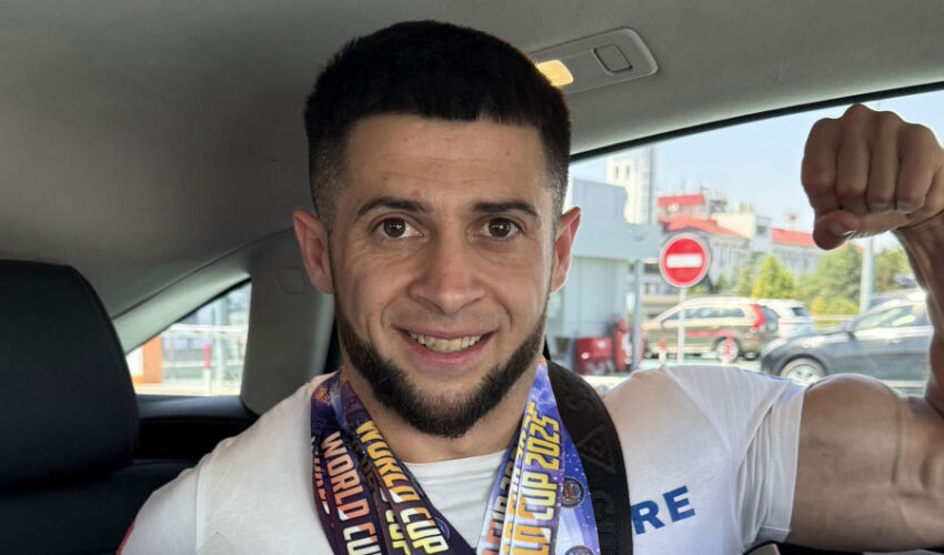 Autoritățile nu au recunoscut victoria unui powerlifter amator la un turneu din Rusia Autoritățile nu au recunoscut victoria unui powerlifter amator la un turneu din Rusia