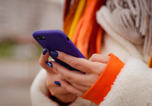 Telefonia mobilă este în creștere, iar telefonia fixă stagnează