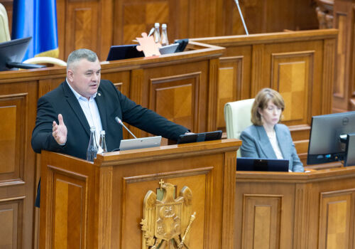 Grigore Novac: „Vrem să știm cine stă în spatele platformelor investiționale” Grigore Novac: „Vrem să știm cine stă în spatele platformelor investiționale”