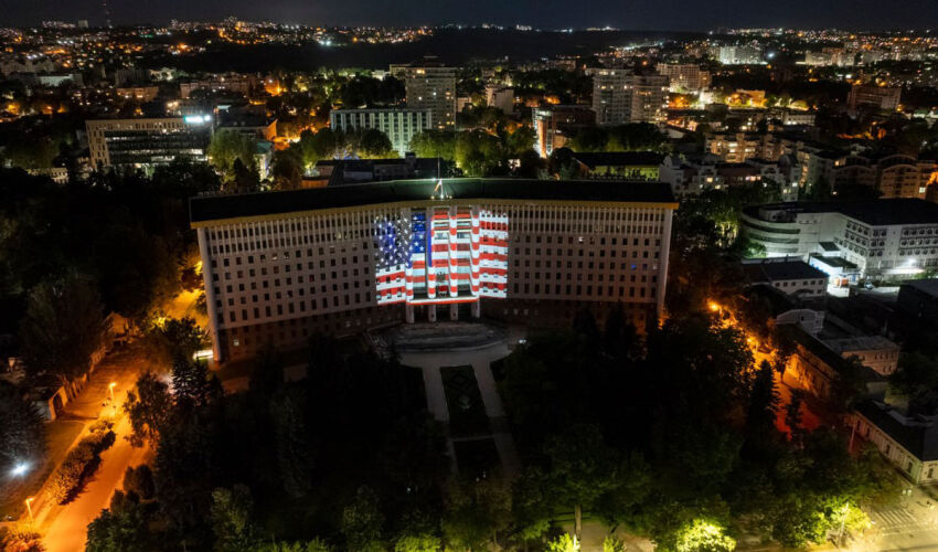 Moldova’s Parliament was lit up in the colors of the American flag The Parliament is illuminated in honor of Independence Day