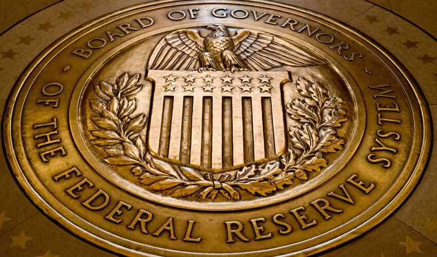 ФРС оставила ставку без изменений. Как отреагировал крипторынок федеральный резерв США