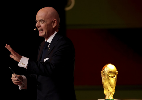Бывшие футболисты потребовали перемен в FIFA на фоне кризиса вокруг Инфантино