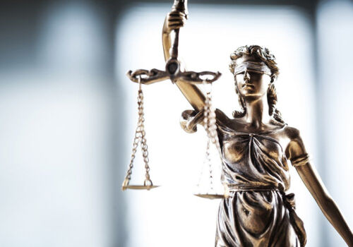 „A treia putere” nu se controlează singură „A treia putere” nu se controlează singură